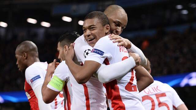 Liveblog: Veertien goals op knotsgekke Champions League-avond (gesloten)