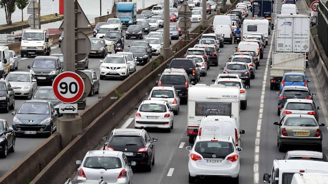 A6 dicht bij Urk door ongeluk met bus vol kaas. A6 dicht bij Urk door ongeluk met bus vol kaas.