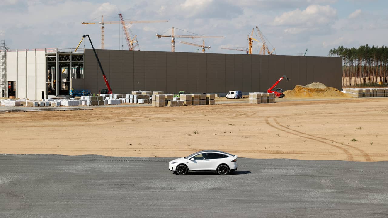 Tesla erhält Genehmigung für Gigafactory in Deutschland |  JETZT