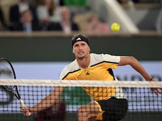 Zverev voor vierde keer op rij naar halve finales op Roland Garros