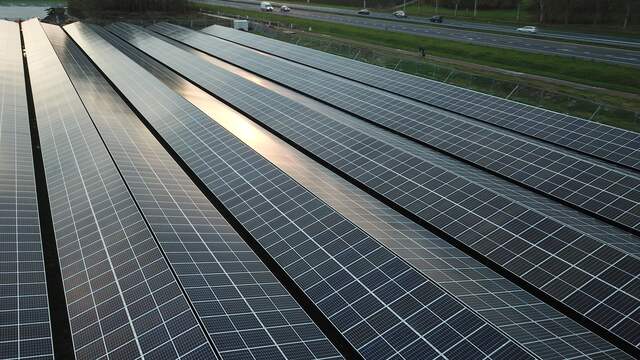 Wageningen University & Research erkent dat het recyclen van zonnepanelen 'een groot potentieel probleem is voor de toekomst'.
