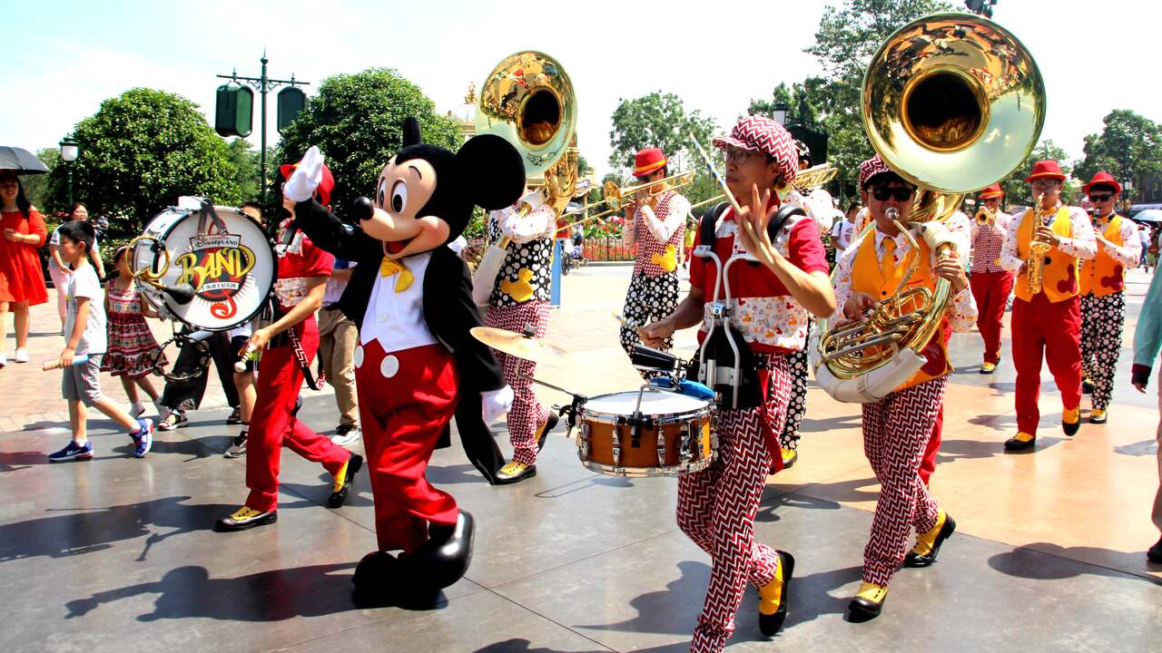 Good News Surinamese Resistance Hero In Canon Disneyland Paris Opens Teller Report