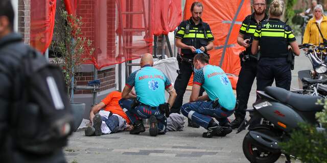Man valt tijdens werk van steiger aan Haagse Frankenslag