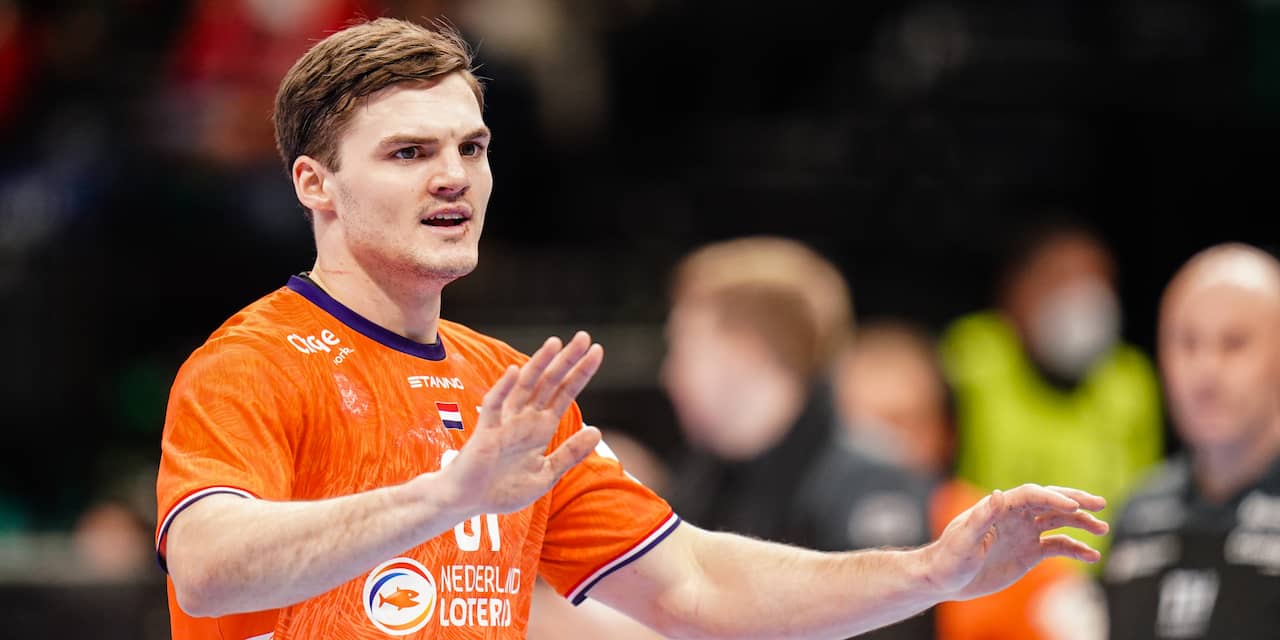 Ook sterspeler Smits en drie anderen testen positief bij handballers Oranje