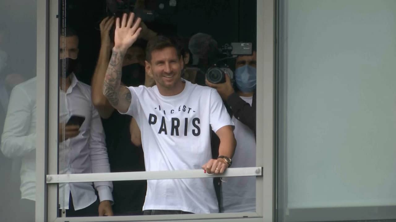 Lionel Messi door juichende menigte onthaald in Frankrijk
