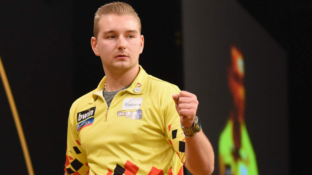 Van Den Bergh With Nine Darter To Quarter Finals Grand Slam Or Darts Teller Report