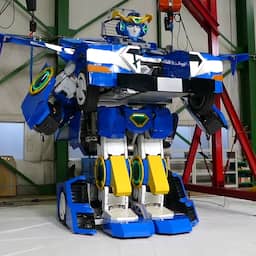 Japanse robot kan transformeren tot sportauto