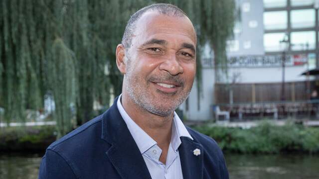 Ruud Gullit vond optreden als reggaeartiest in jaren ...