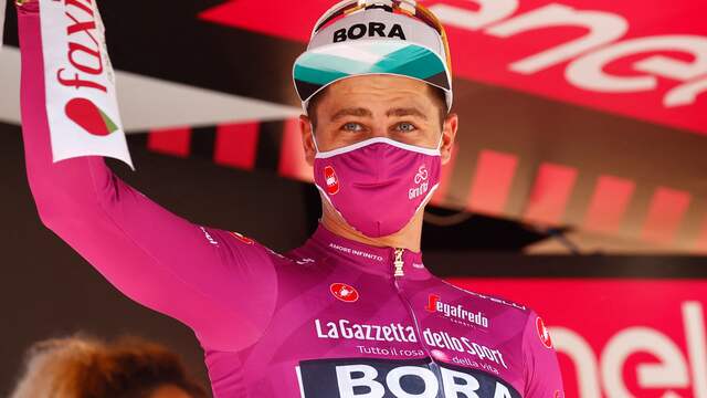 Peter Sagan hield aan zijn ritzege de paarse puntentrui over.