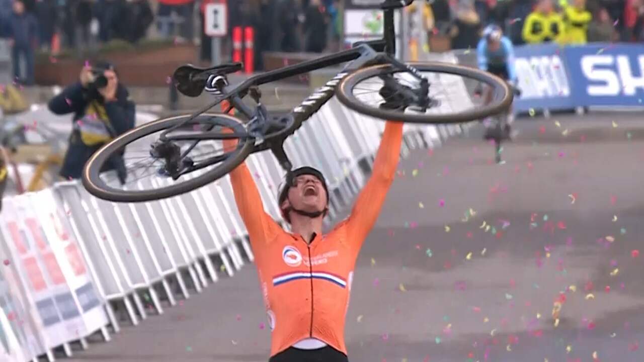 Beeld uit video: Van der Poel pakt voor tweede keer wereldtitel veldrijden