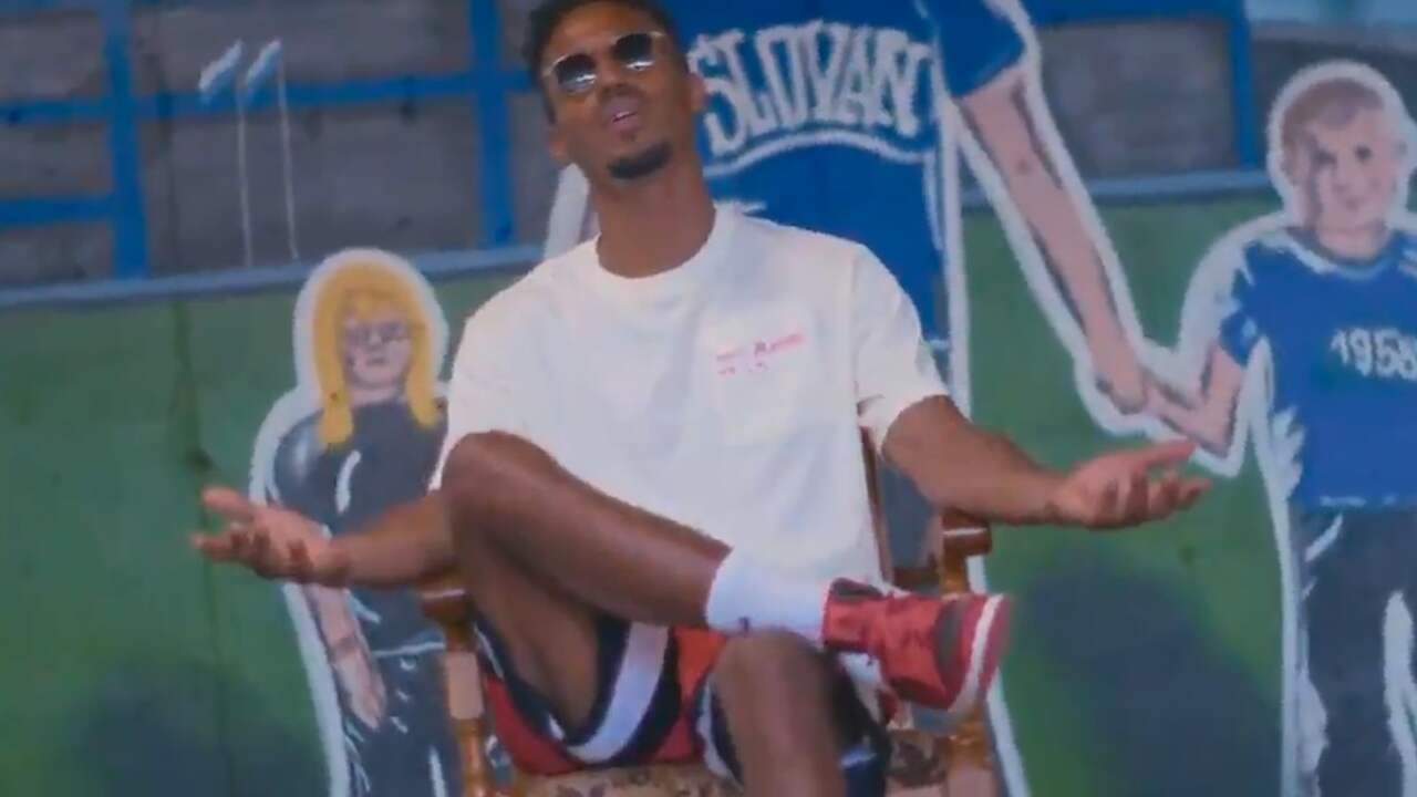 Beeld uit video: Tsjechische club kondigt speler aan met parodie op Fresh Prince