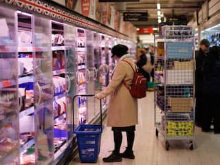 Dalende prijzen vlees, beschuit en chocoladebiscuits drukken Britse inflatie