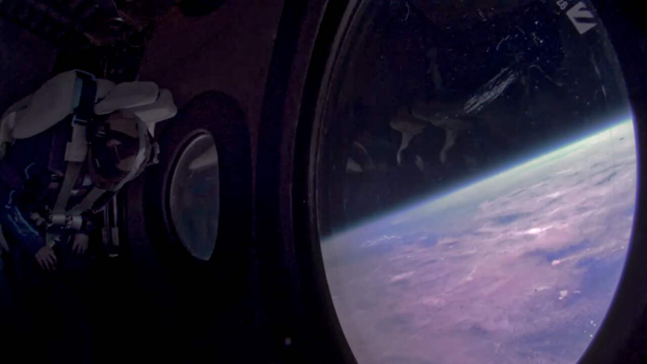 Beeld uit video: Ruimtetoerismebedrijf Virgin Galactic voert bemande testvlucht uit