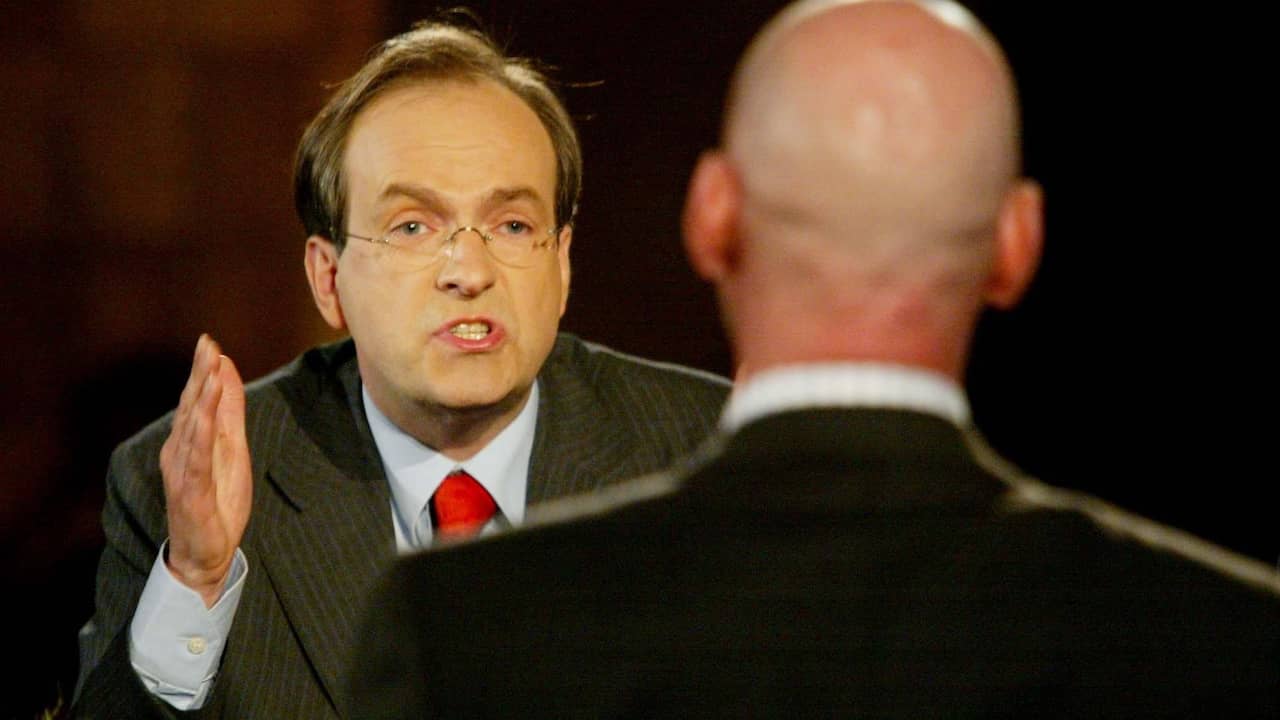 Fortuyn op 6 maart 2002 in debat met Ad Melkert.