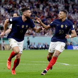 Frankrijk kwartfinalist op WK na bijzondere goals Mbappé en Giroud tegen Polen