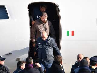 Italiaanse oud-terrorist Battisti door Brazilië aan Italië uitgeleverd