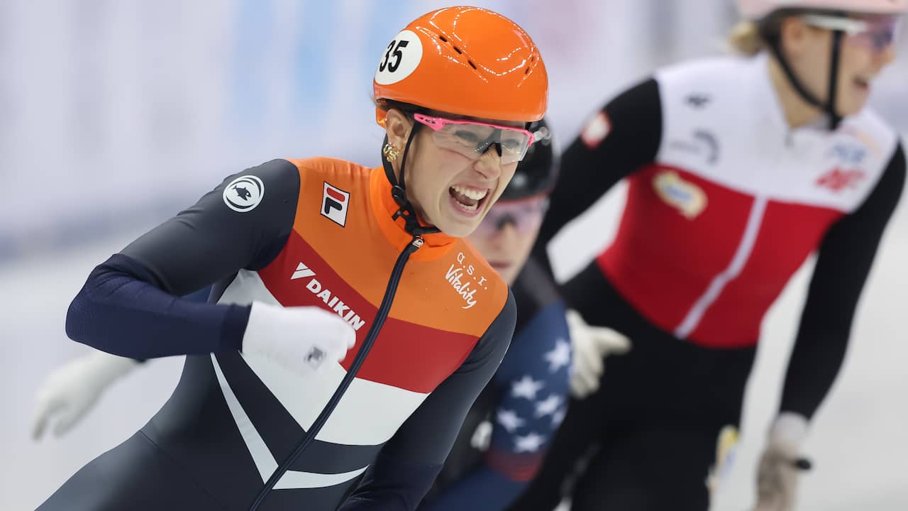 Supreme Schulting wins 500m in Almaty, Poutsma and Velzeboer fall |  Ice-skating