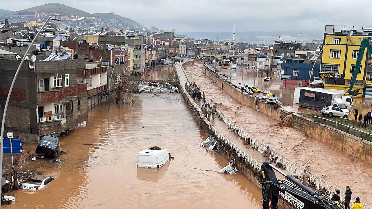 At least ten dead due to flooding in earthquake area Turkey |  Abroad