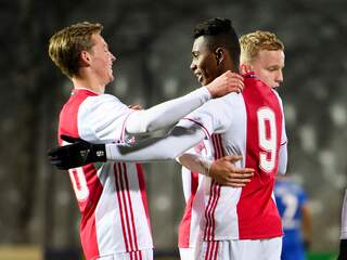Jong Ajax in doelpuntrijk duel langs Almere City