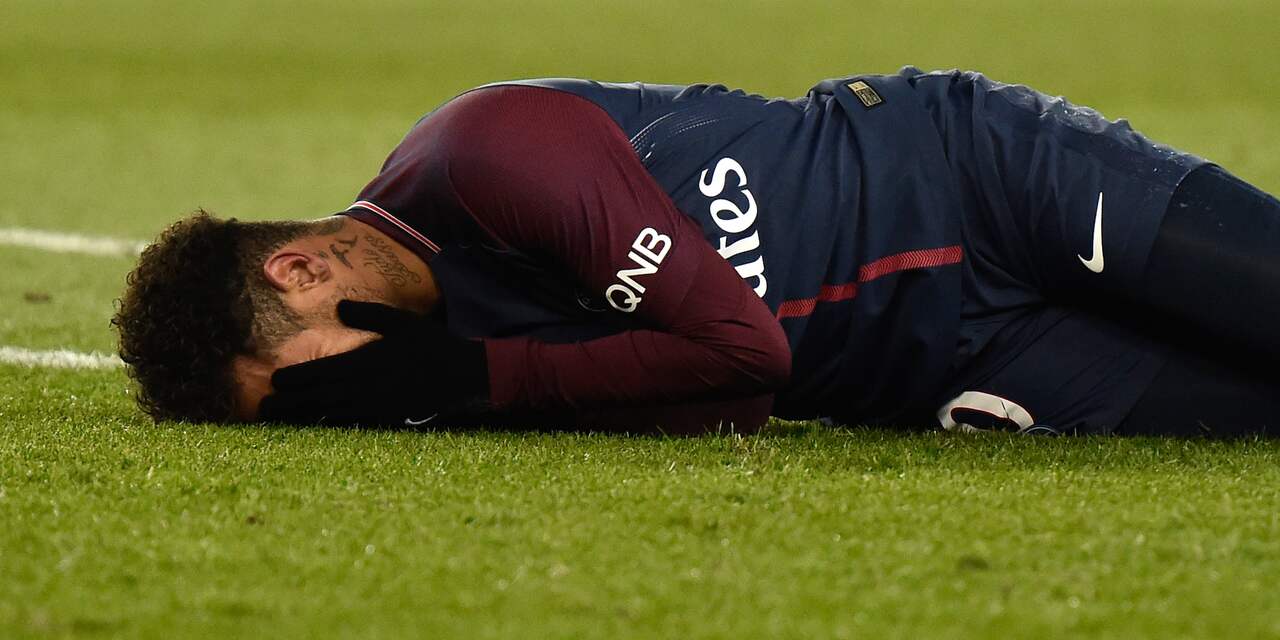PSG-trainer Emery ontkent dat Neymar geopereerd moet worden