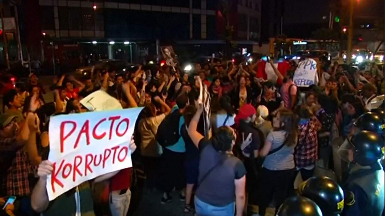 Duizenden Peruvianen protesteren tegen vrijlating voormalig president