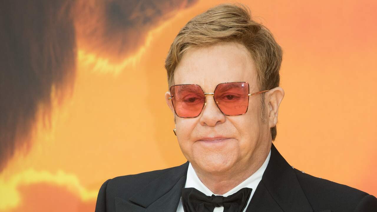 Elton John will release box set with 8 CDs in November |  NOW