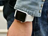 De Apple Watch heeft een solide behuizing en mooi scherm, maar het besturingssysteem is ingewikkeld en de prestaties vallen soms wat tegen. Het horloge gaat minimaal 399 euro kosten. 