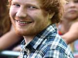 Ed Sheeran poepte eens in broek op podium