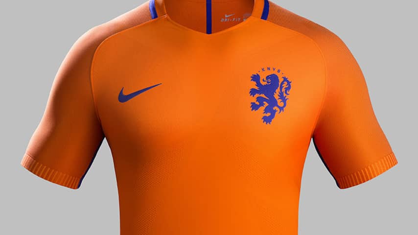 KNVB en Nike presenteren tenues Nederlands elftal | Voetbal | NU.nl