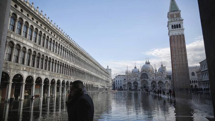 San Marcoplein in Venetië onder water