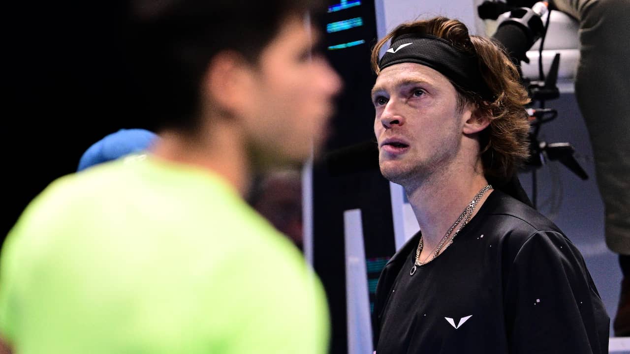 Alcaraz batte Rublev nelle ATP Finals dopo un gran momento nel secondo set  Tennis