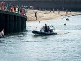 Ruim honderd mensen beboet bij strand Scheveningen
