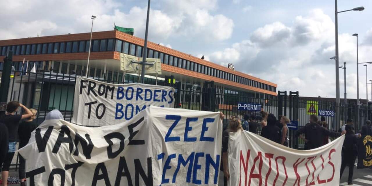 Achttien actievoerders opgepakt bij NAVO en TNO in Den Haag