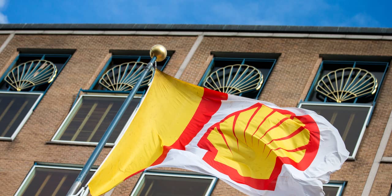 'Shell snijdt verder in de kosten'