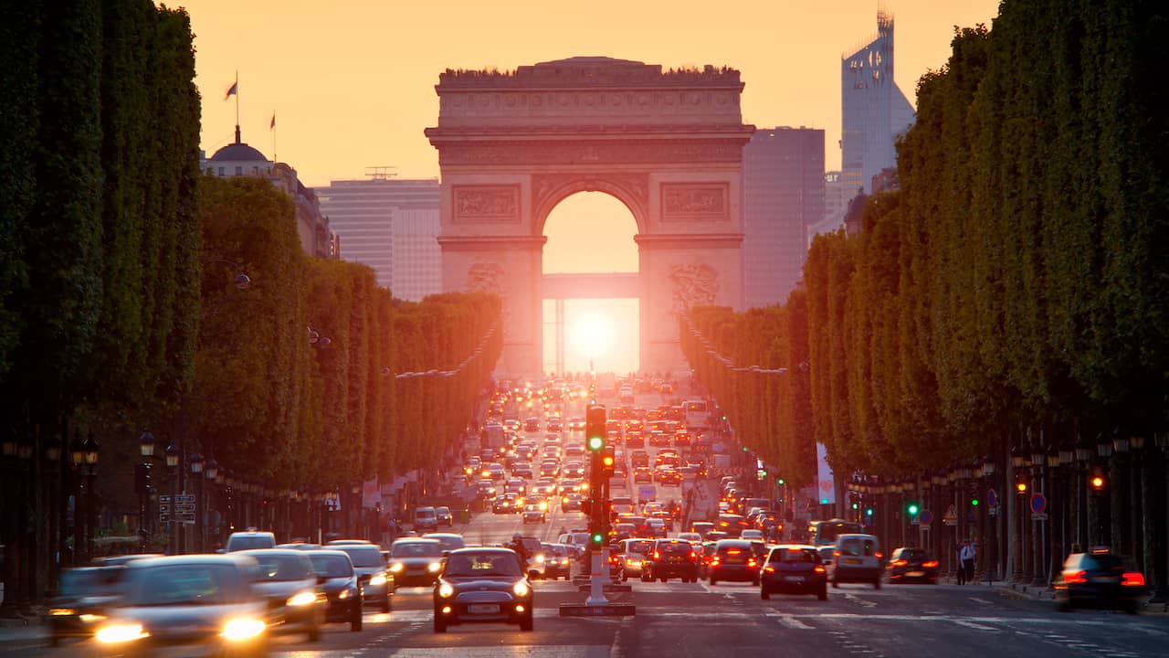 ANWB met en garde contre la chaleur en France : « Mettez un parapluie dans la voiture » |  À l’étranger