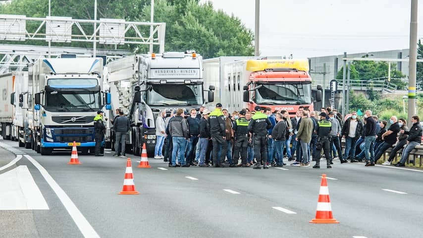 Demonsterende Kermisexploitanten Den Haag stilgezet op A12