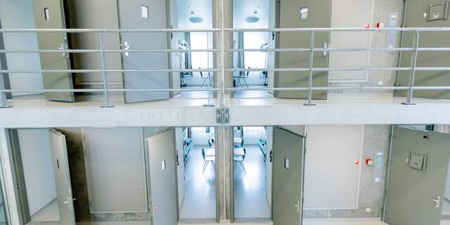 Ook in de gevangenis kan het slot er langzaam af