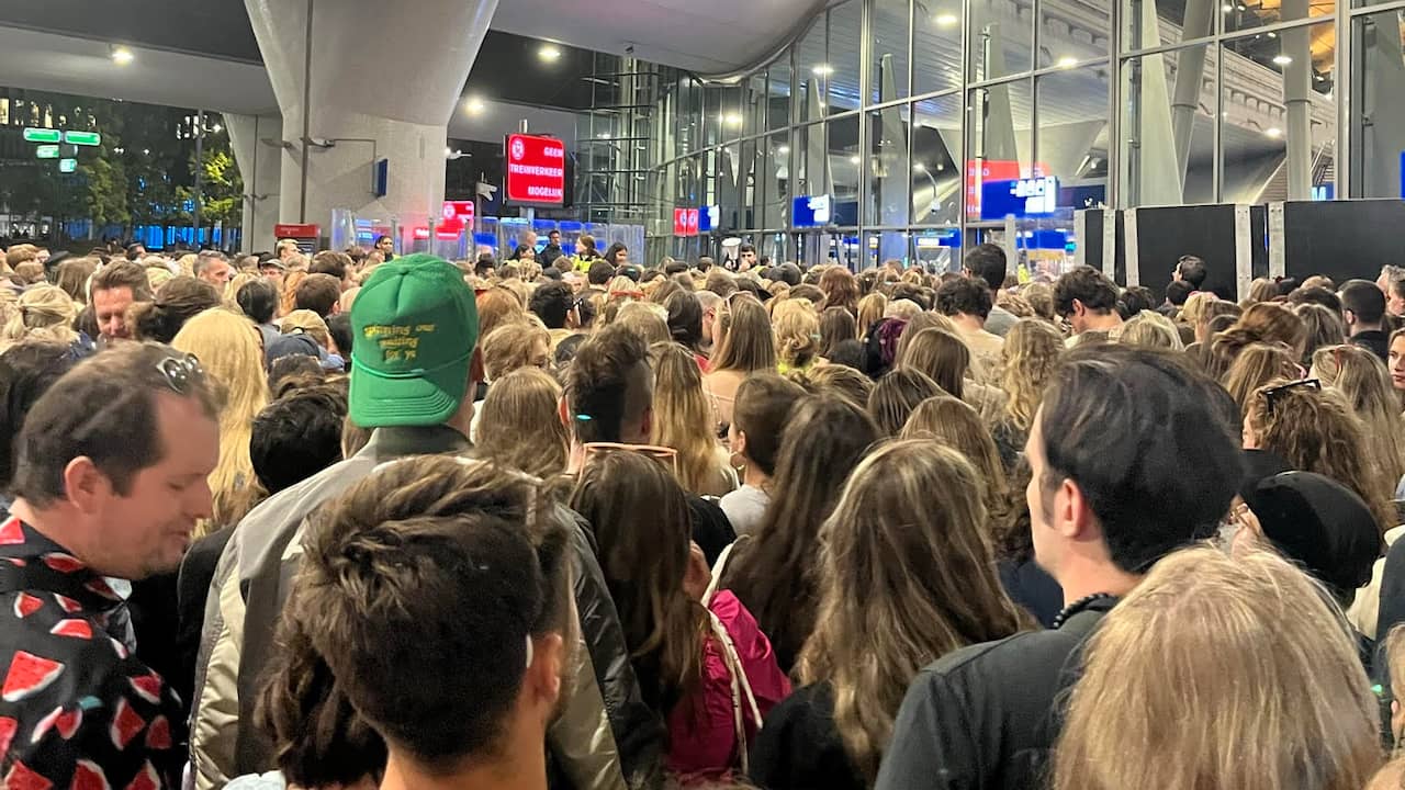 Stranded Travelers in Amsterdam: NS Communication Failure and Ziggo Dome’s Help