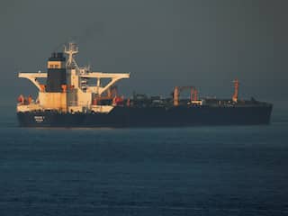 Gibraltar haalt in beslag genomen Iraanse supertanker van de ketting