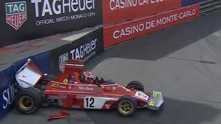 Charles Leclerc crasht met historische Ferrari in Monaco