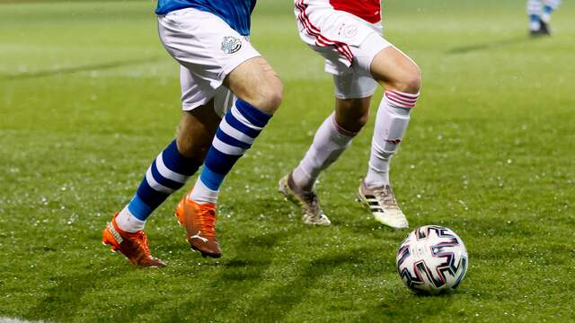 FC Den Bosch is na de zege op Jong Ajax niet langer de hekkensluiter in de KKD.