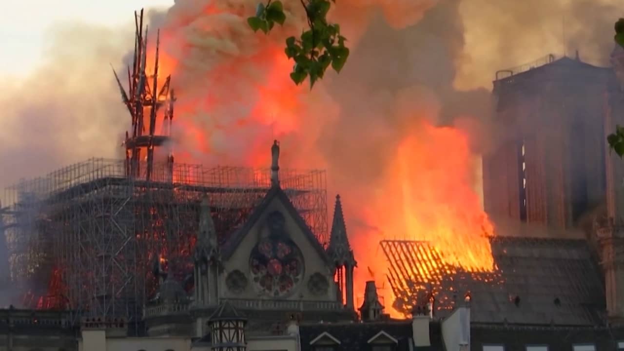 Beeld uit video: Wederopbouw Notre-Dame half jaar na brand nog niet begonnen