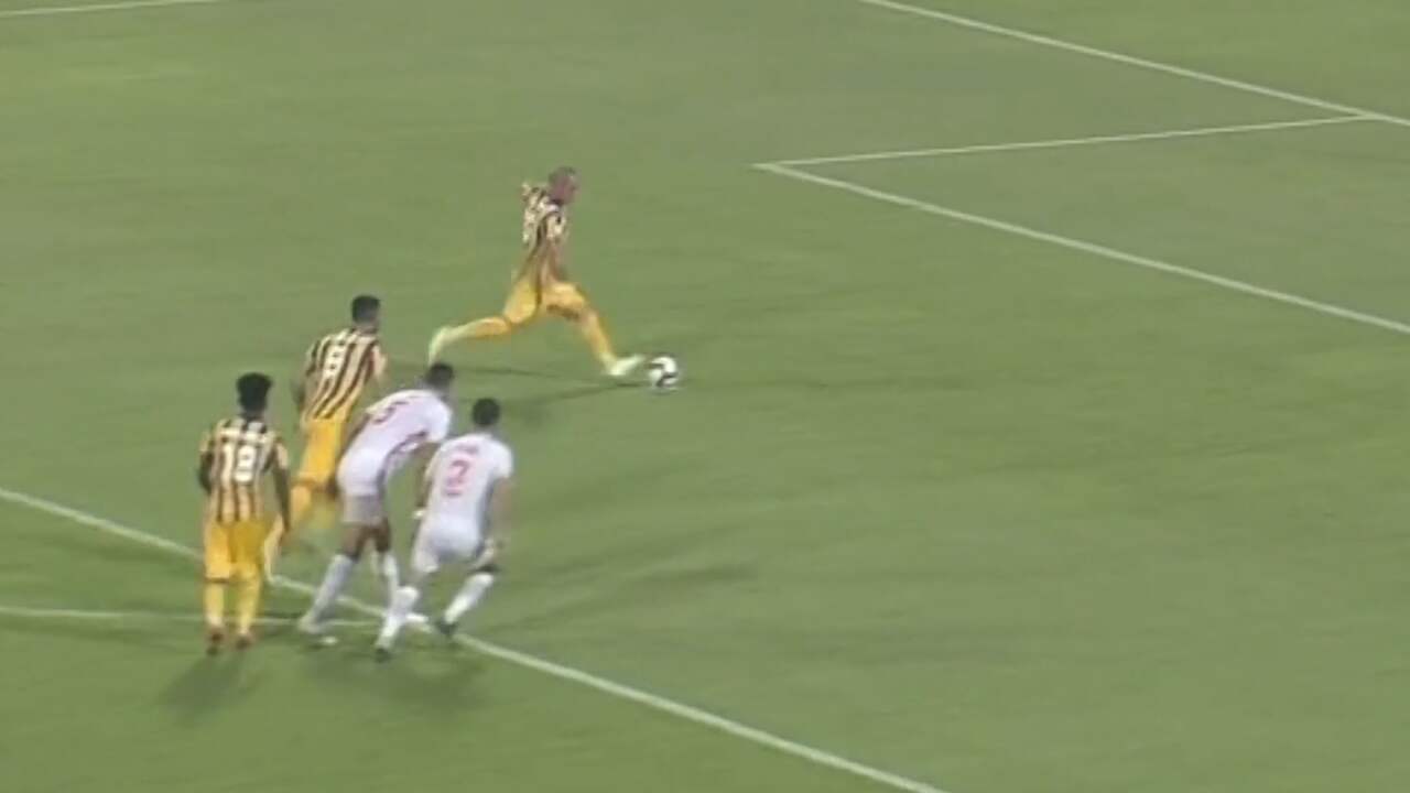 Beeld uit video: Sneijder benut penalty voor Al-Gharafa in Qatar