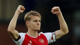Ødegaard maakt de vierde voor Arsenal tegen PSV