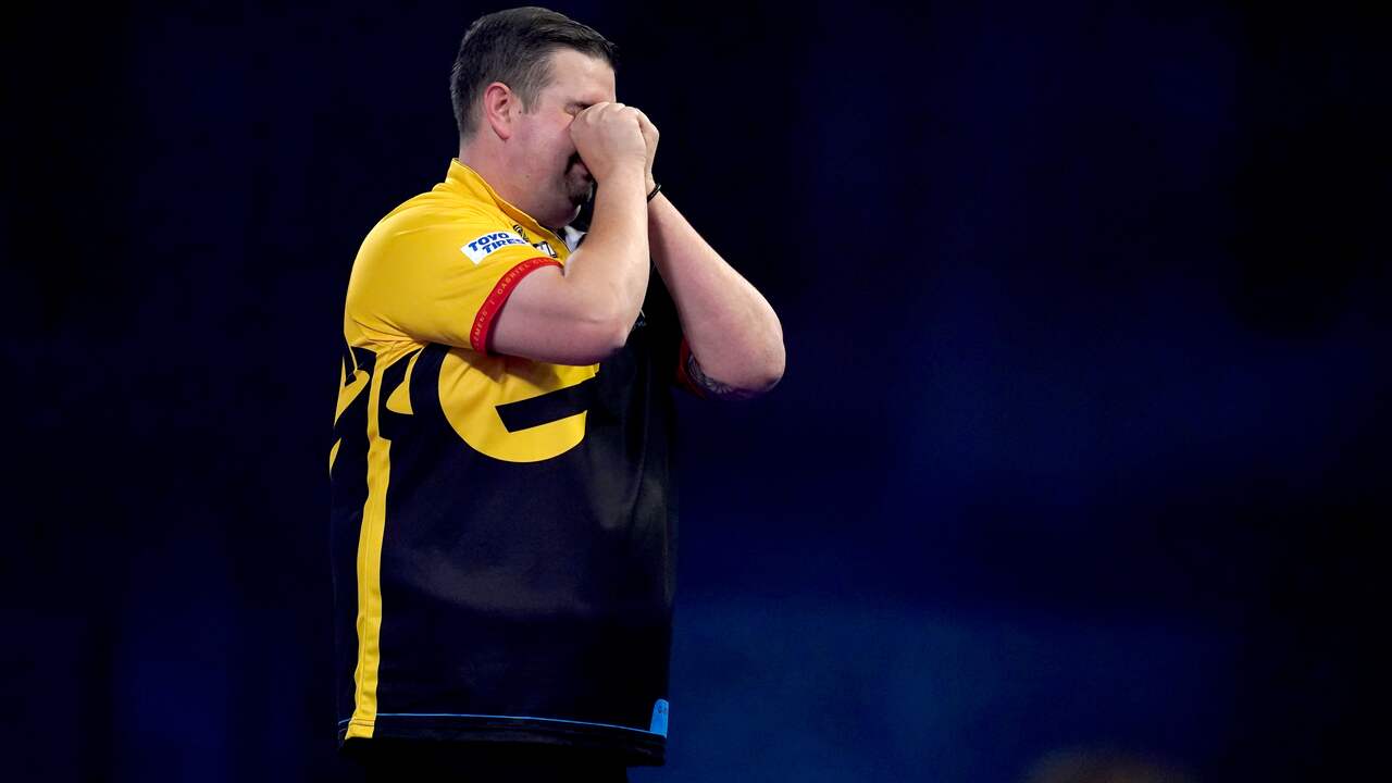 Gabriel Clemens is overmand door emoties na zijn stunt tegen Peter Wright.
