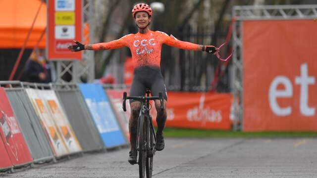 Marianne Vos kan juichen na de Ethias Cross.