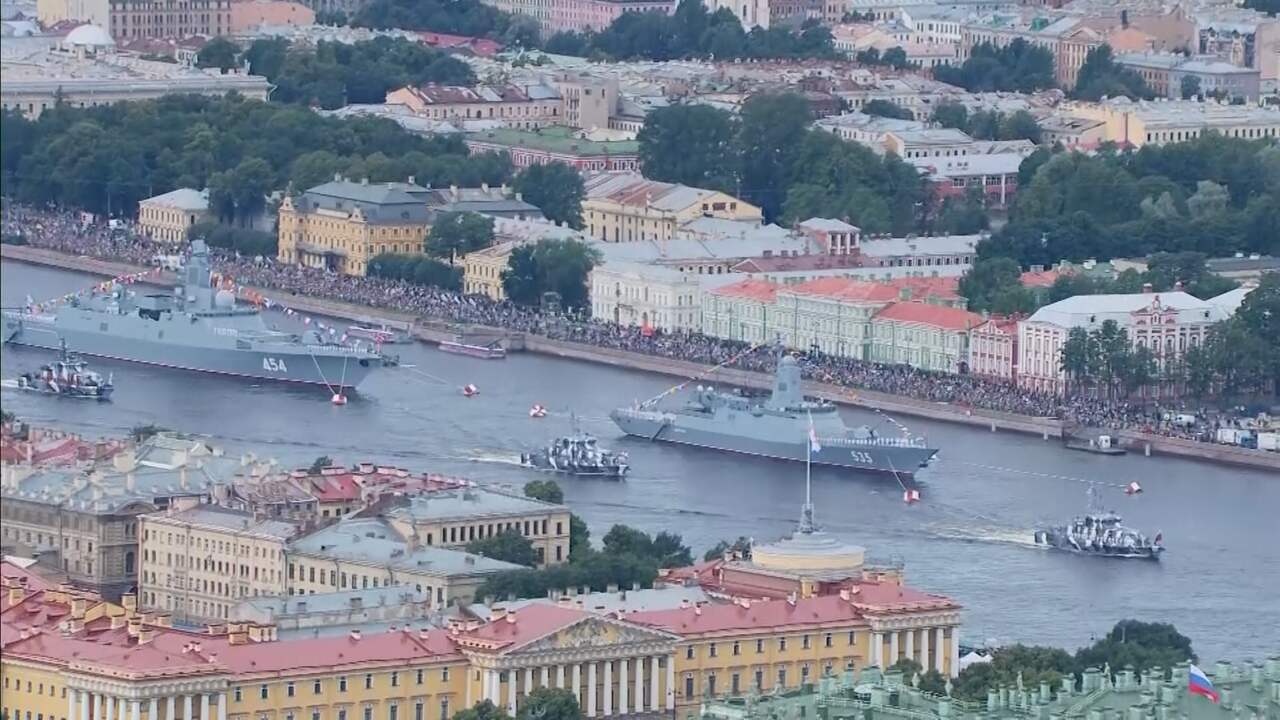 Beeld uit video: Rusland viert Marinedag met optocht van gevechtsschepen