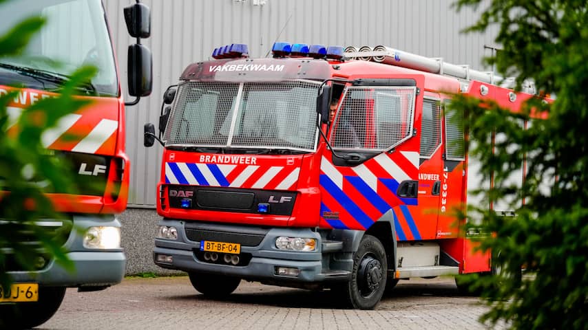 Gedoneerde Brandweerwagens Onderweg Vanuit IJsselmuiden Naar Oekraïne ...