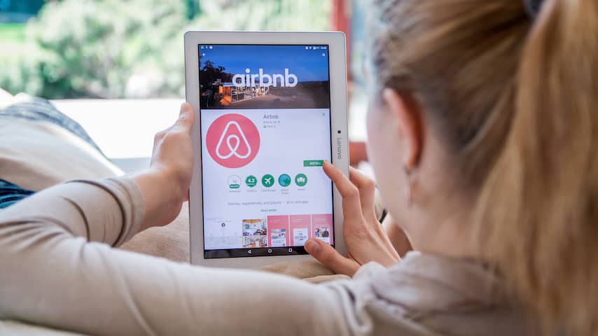 Airbnb verliest miljarden in 2020 omdat er veel minder gereisd werd