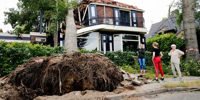Gevaarlijk noodweer op komst? Binnenkort verstuurt KNMI een melding naar je telefoon